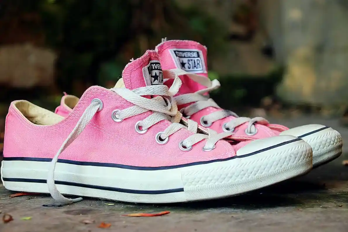Top Sneaker Trends Dominating 2025
