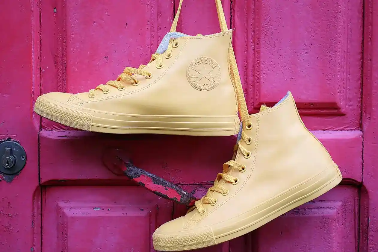 Tech Meets Style: Smart Sneakers and the Future of Footwear