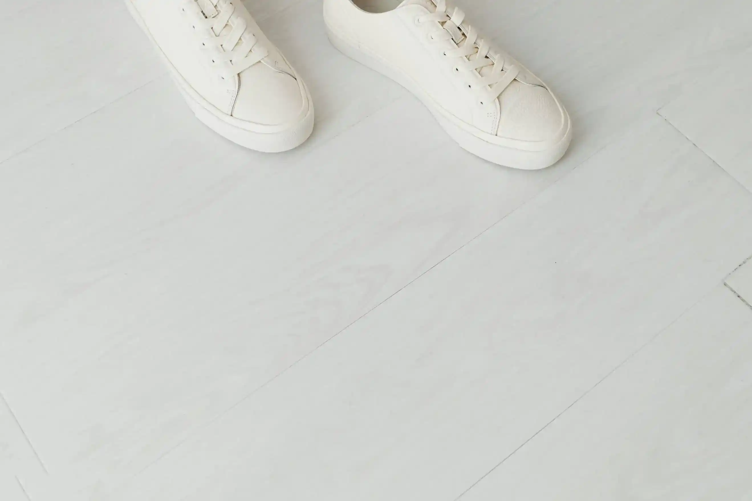 Best Outfits to Style with White Sneakers